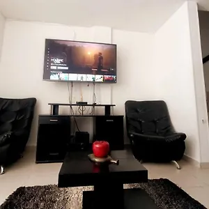Сasa de vacaciones Casa Al Sur De Cali. Grupos/familias/deportistas!, Cali