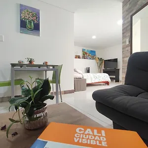 Apartamento Beautiful And Bright Studio With Rooftop, Cali